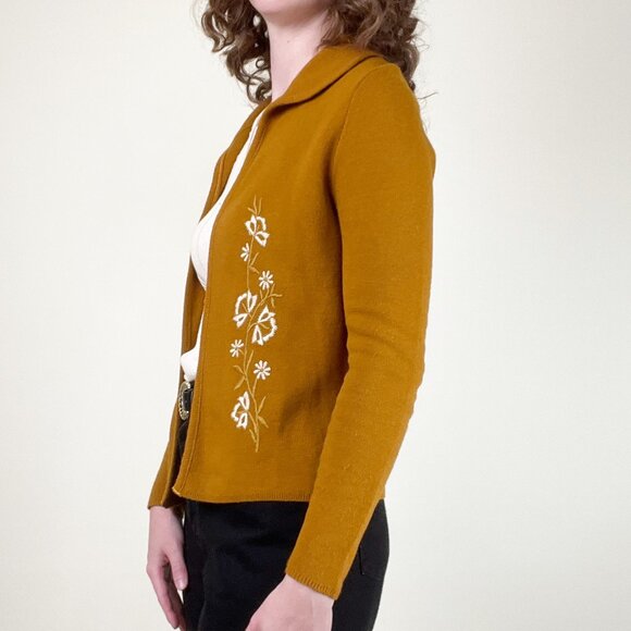 Vintage 50s 60s Embroidered Floral Cardigan Sweater Dainty Romantic 1950s 1960s - Picture 2 of 9